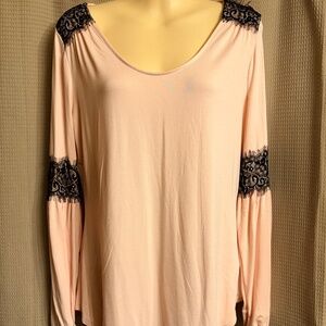 Share Venus Pink & Black Lace Flowing Top Women's L